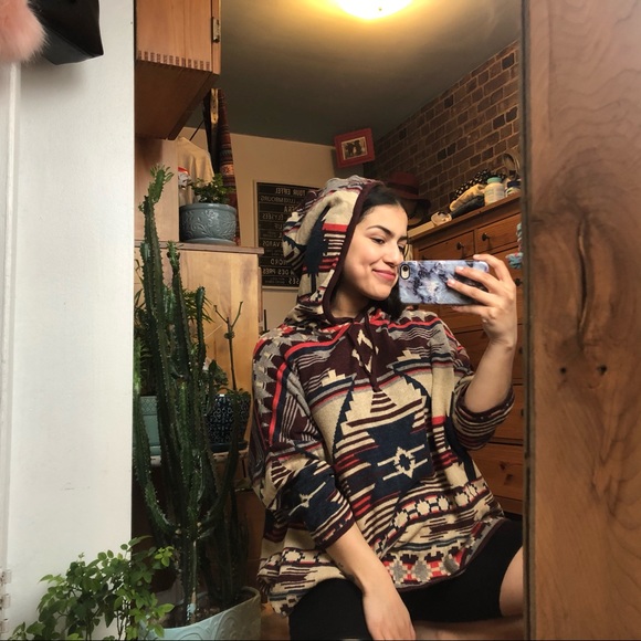 H&M pattern sweater - Picture 4 of 4